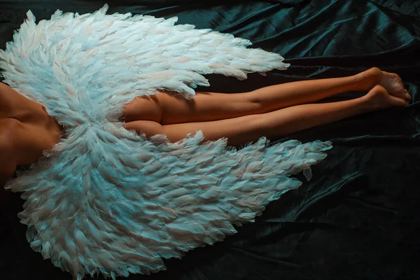 Düşmüş Beyaz Melek Angelic Güzel Bir Kadının Sanat Fotoğrafı Melek — Stok fotoğraf