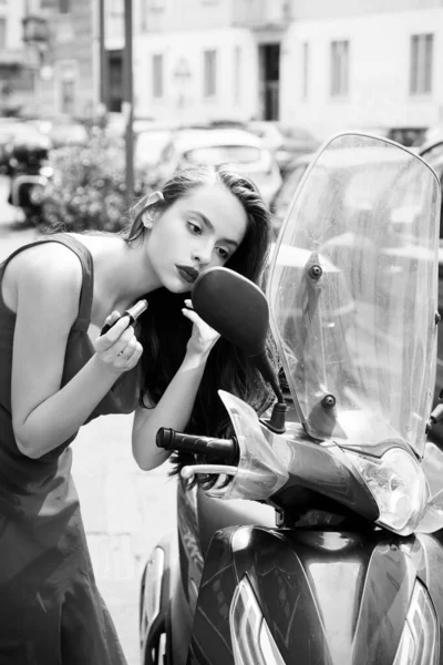 Fashion Beautiful Brunette Young Woman Wearing Dress Paint Lips Street — Stock Photo, Image
