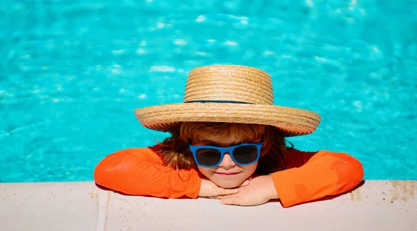 Sommerurlaub Für Kinder Kind Schwimmbad Sommerzeit — Stockfoto