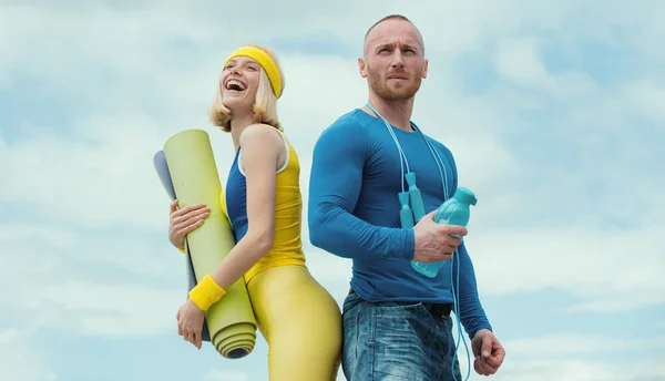 Sporty Funny Couple Dumbbell Outdoors Athletic Young Happy Couple Holding — Stock Photo, Image