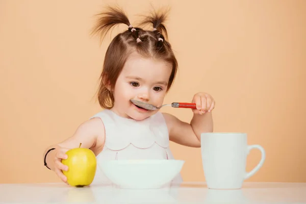 Baby Child Eating Food Kid Eating Healthy Food Spoon Studio — Stok fotoğraf