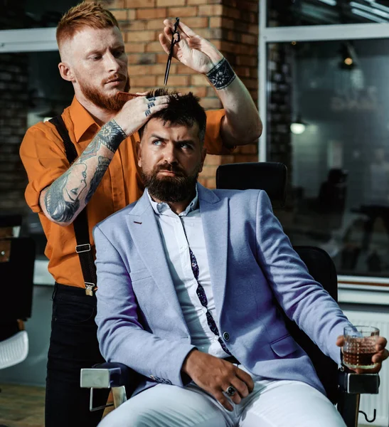 Tijeras Barbero Navaja Afeitar Una Navaja Afilada Barber Shop Studios —  Fotos de Stock