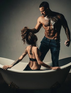 seksi çift erotik oyunlar. Orgazm ve oral seks. hakim ilişki. Aile. Aşk ve romantizm. Seks oyunları. erotik oyunlar ve masaj rahatlayın. Genç aşıklar. Yatakta seksi bir çift. aşık seksi çift.