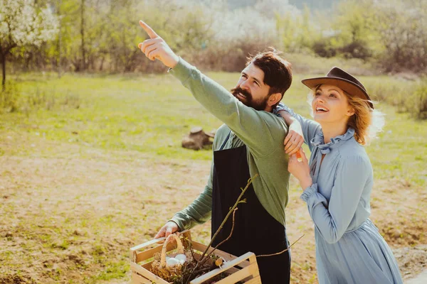 Junges Paar Bei Der Gartenarbeit Garten Biobauer Werden Zwei Personen — Stockfoto