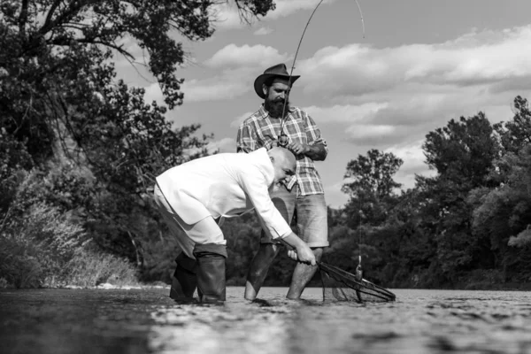 Pescador Traje Formal Retrato Dos Hombres Vacaciones Hombres Relajante Fondo —  Fotos de Stock