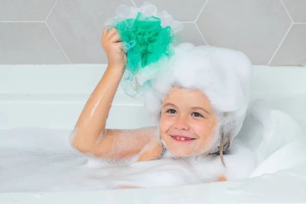Menino Criança Banho Com Espuma Crianças Procedimentos Banho Higiene — Fotografia de Stock