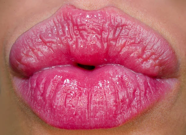 Makro Dudak Öpücüğü Seksi Kadın Dudakları Kadın Ağzını Kapat Beyazdan — Stok fotoğraf
