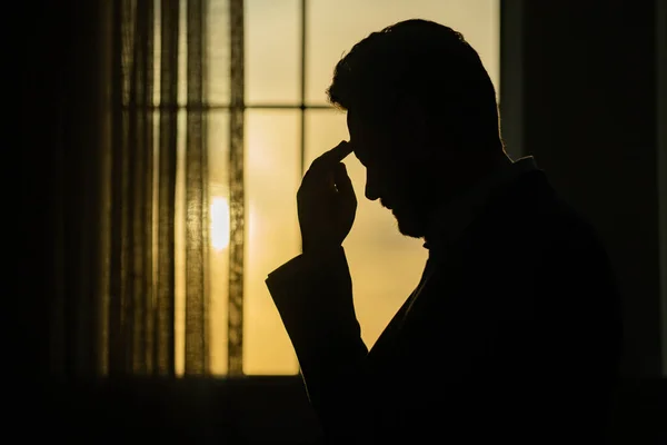 Uomo Con Mal Testa Sinusale Tensione Cefalea Grappolo Ritratto Ravvicinato — Foto Stock