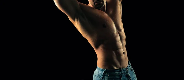 デニムジーンズの裸の男 ヌード男性の胴 セクシーな筋肉質の男 トップレス筋フィットネスモデル セクシー裸体 — ストック写真