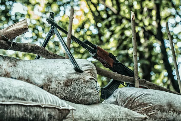 Rifle Pistola Guerra Rifle Asalto Ametralladora Atacando Enemigo Foto Militar — Foto de Stock