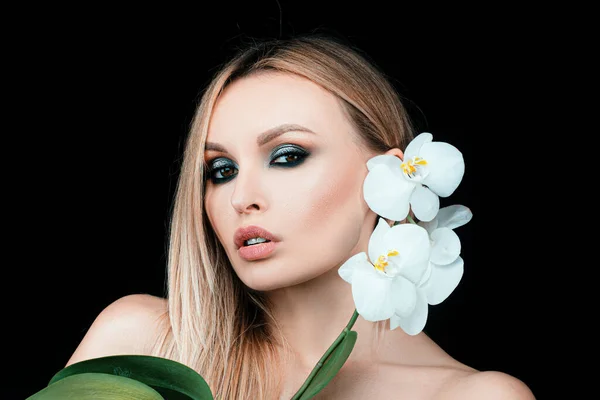 Skönhetshälsa Kosmetiska Produkter Kvinna Med Orkidéblomma — Stockfoto