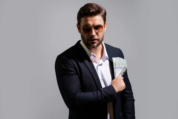 Man Met Contant Geld Dollarbiljetten Portret Van Zakenman Geïsoleerd Grijze — Stockfoto