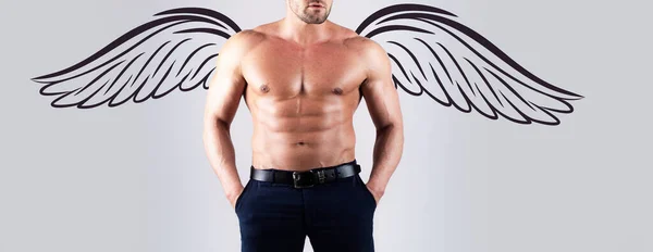 バレンタインデーの翼を持つセクシーな男天使の写真バナー アスレチック男は筋肉を曲げ 男腹筋 6パック 裸の胴を持つ男 — ストック写真