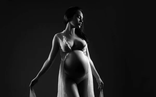 Vientre Una Mujer Embarazada Embarazo Mujer Estudio Retrato Íntimo Feliz —  Fotos de Stock