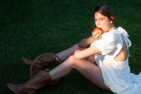 Sexy Sensual Seductive Young Woman Tasty Apple Sensual Woman Eating — Stock Photo, Image