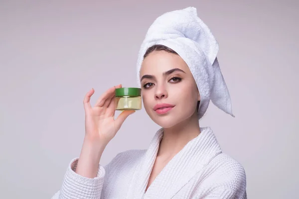 Beautiful Woman Applying Moisturizer Cream Her Face Beauty Concept Skincare — Stock fotografie
