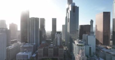 Los Angeles şehir merkezindeki hava manzarası. Amerika 'da şehir, Amerika' da seyahat. 4k İHA