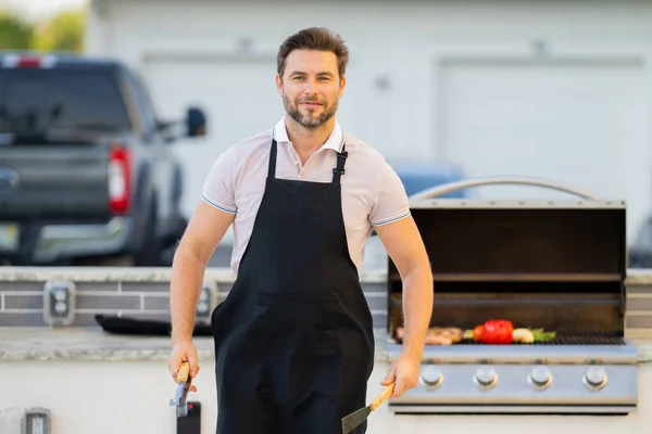 Man Barbecue Grill Male Cook Preparing Barbecue Outdoors Bbq Meat — Stock Photo, Image