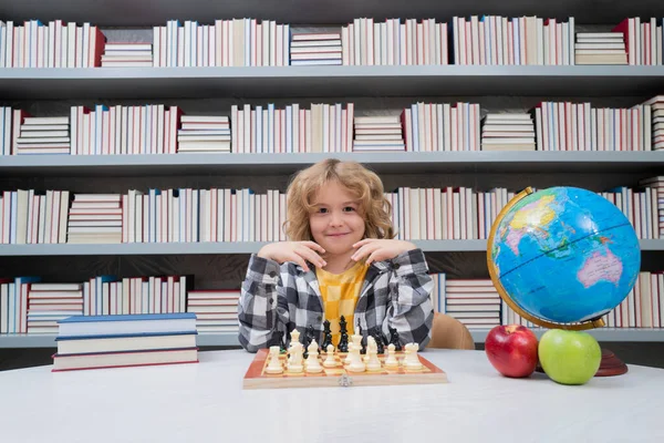 Child Play Chess Chess Intelligent Kid Child Genius Smart Pupil — Stock Photo, Image