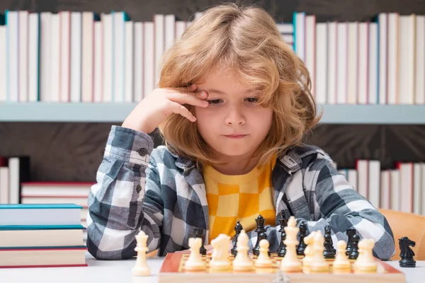 Play Chess Chess School Child Think Chess Game Intelligent Smart — Stock Photo, Image