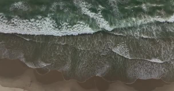 Okyanus Suları Sahilde Girdap Manzaralı Kıyı Şeridi Aerial Manzaralı Güzel — Stok video