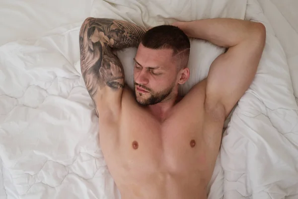 Muscular Man Lying Shirtless Bed Young Handsome Man Resting Bed — Photo