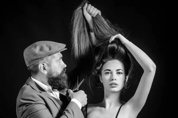 ヘアスタイルとヘアスタイリスト ヘアケア トレンディでスタイリッシュ 長い髪ファッションヘアカット — ストック写真