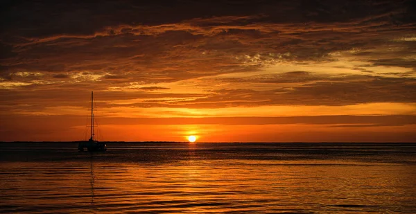 Pôr Sol Dourado Mar Paisagem Com Pôr Sol Sobre Oceano — Fotografia de Stock