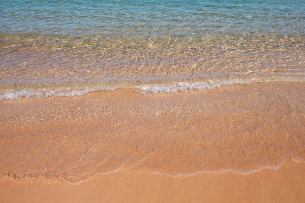 Kumlu Sahilde Mavi Okyanus Dalgası Yaz Mevsiminde Gün Batımında Plaj — Stok fotoğraf