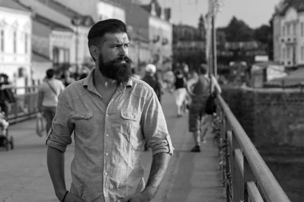 Retrato Masculino Ciudad Hipster Aire Libre Caminar Por Las Calles — Foto de Stock