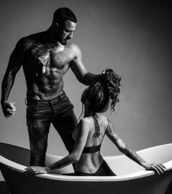 seksi çift erotik oyunlar. Orgazm ve oral seks. hakim ilişki. Aile. Aşk ve romantizm. Seks oyunları. erotik oyunlar ve masaj rahatlayın. Genç aşıklar. Yatakta seksi bir çift. aşık seksi çift.