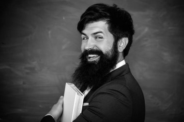 Öğretmenler günü. Karatahta geçmişi olan bir profesör. Tebeşir tahtası kopyalama alanı