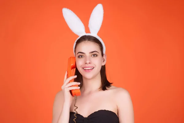 Beautiful Young Woman Bunny Ears Easter Eggs Studio Background Festive — 图库照片
