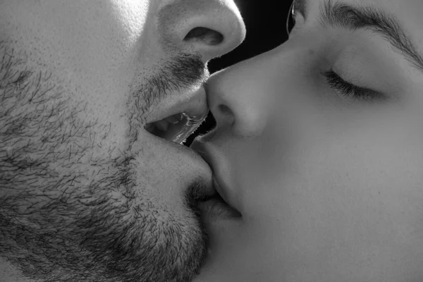Sensual Couple Love Kissing Intimate Relationship Sexual Relations Closeup Mouths — Stock Photo, Image