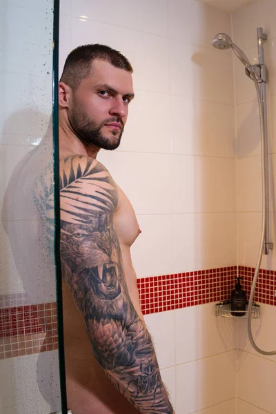 Cuidados Com Pele Corpo Jovem Homem Musculoso Tomando Banho Lavar — Fotografia de Stock