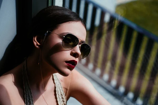 Sonnenbrillen Sind Mode Sinnliche Modell Mädchen Mit Make Junge Frau — Stockfoto