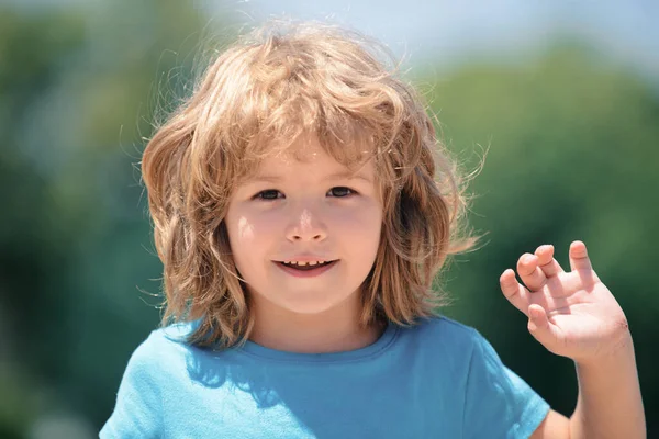 Happy Child Boy Portrait Kindergefühle Kind Freien — Stockfoto