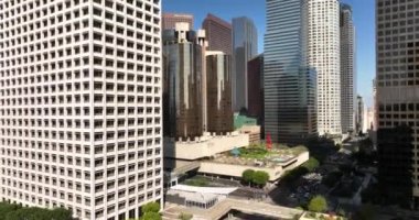 Los Angeles şehir merkezindeki hava manzarası. Los Angeles gökdelenleri. Finansal iş merkezi, Amerika 'da seyahat. LOS ANGELES, CA, ABD - 1 Haziran 2022
