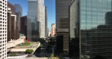 Los Angeles şehir merkezindeki hava manzarası. Los Angeles gökdelenleri. Finansal iş merkezi, Amerika 'da seyahat. LOS ANGELES, CA, ABD - 1 Haziran 2022