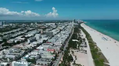 Miami Plajı, Florida 'daki Miami Beach manzarası. Miami 'de okyanus yolculuğu, hava manzarası.