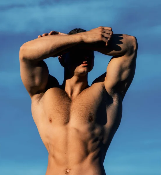 Сексуальна Людина Спокусливе Обличчя Сексуальної Людини Голий Міцне Тіло Оголений — стокове фото