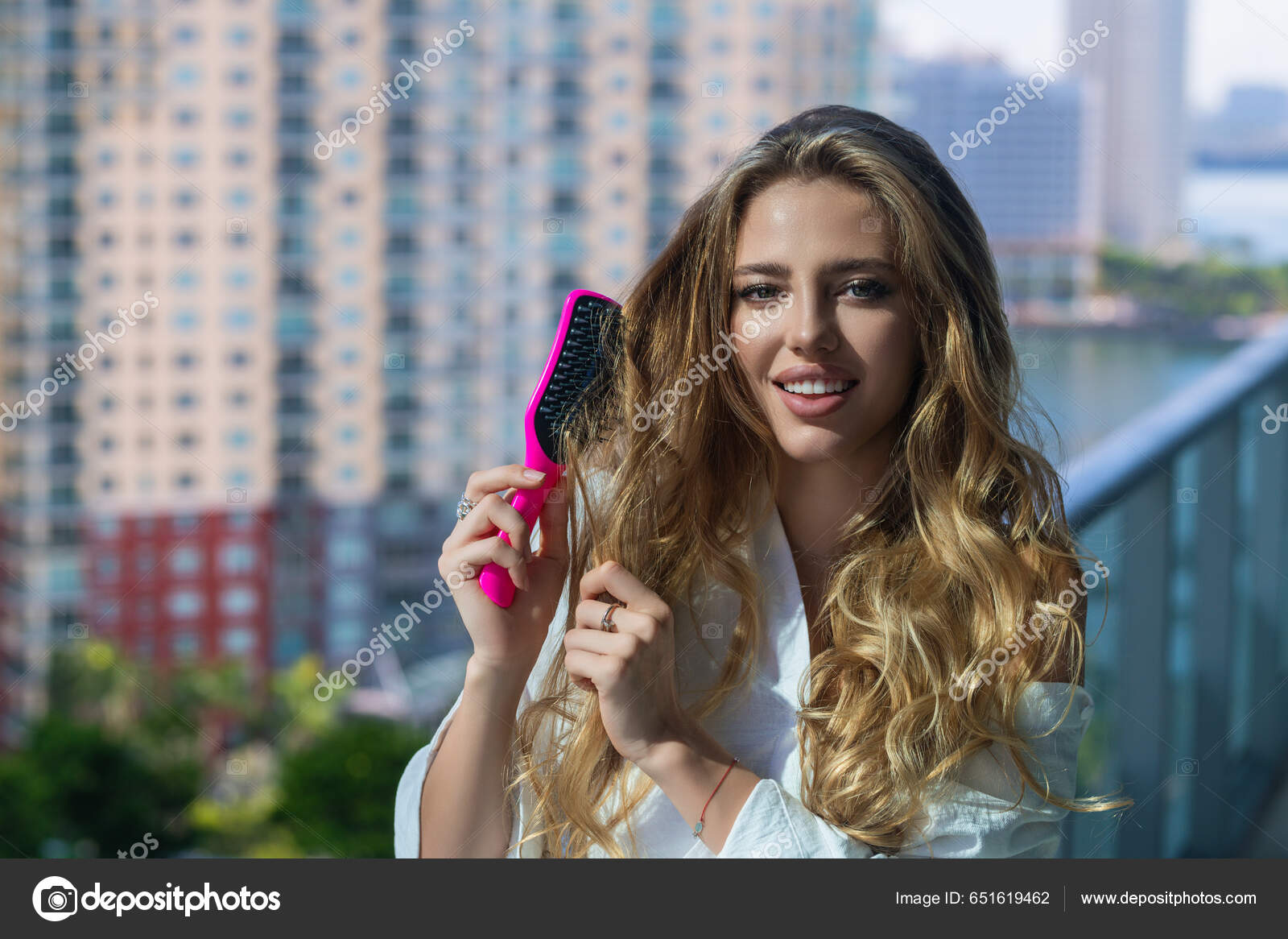 Cabelo bonito, mulher, pele natural, cabelo ondulado, saudável, beleza,  penteado