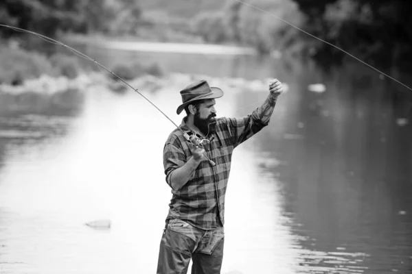 Man Fishing Rod Fisherman Men River Water Outdoor Summer Fishing —  Fotos de Stock