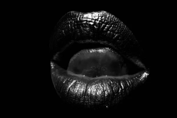 Beautiful Lipped Woman Gold Mouth Sensual Golden Lips Sexy Lip — Stockfoto
