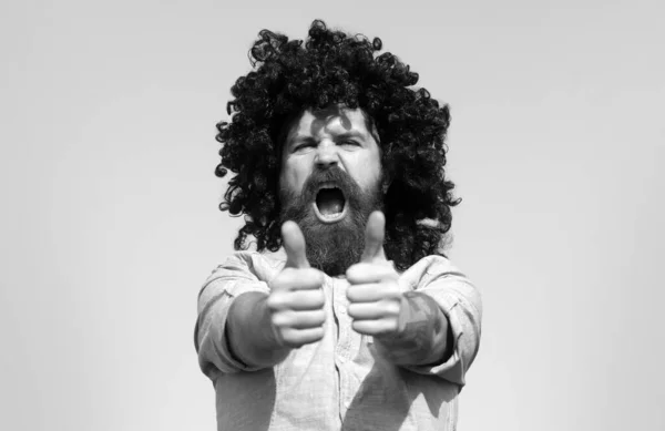 Funny Nerdy Guy Thumbs Crazy Funny Bearded Man Wig Sky — Stock Photo, Image