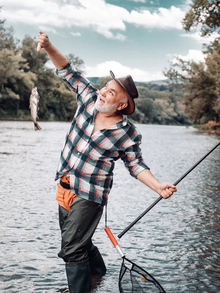 Fisherman Using Rod Flyfishing Mountain River Fisherman Fishing Rever Happy — стоковое фото