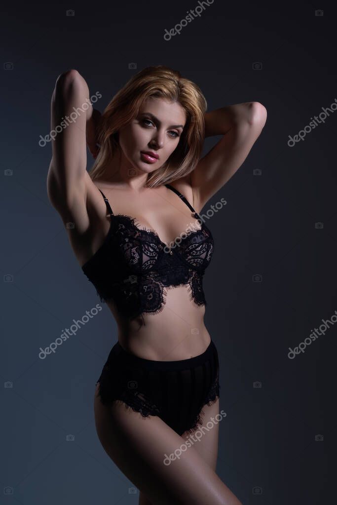 Sensual Elegante Joven Mujer Sexy Moda Modelo Lenceria Sujetador Sexy Foto de stock Tverdohlib 651965520