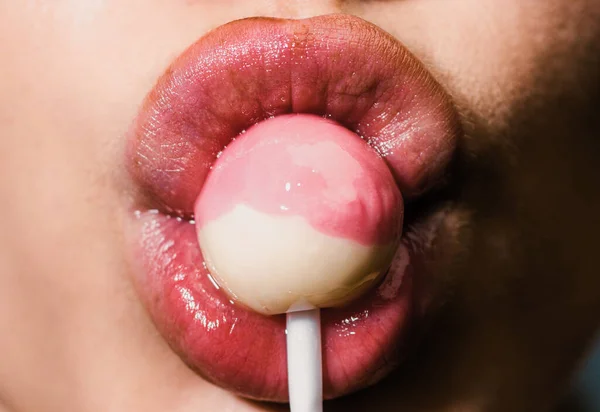 Sexy Mädchen Saugt Lutscher Aus Nächster Nähe Suck Lolli Pop — Stockfoto
