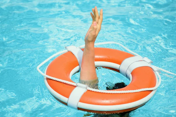 Equipo Seguridad Boya Salvavidas Boya Rescate Flotando Agua Ahogamiento Persona — Foto de Stock