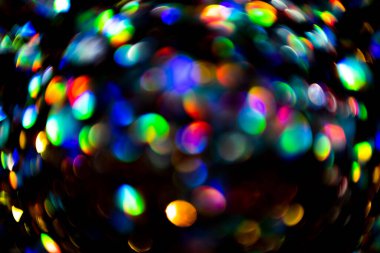 Hafif arkaplan. Parlak tatil arkaplanı. Odaklanamayan bulanık bokeh. Şenlikli soyut doku, bokeh ve röfleler. Odaklanamayan soyut bulanık arkaplan. Yerleşim planı. Tatil ışıkları arkaplanı